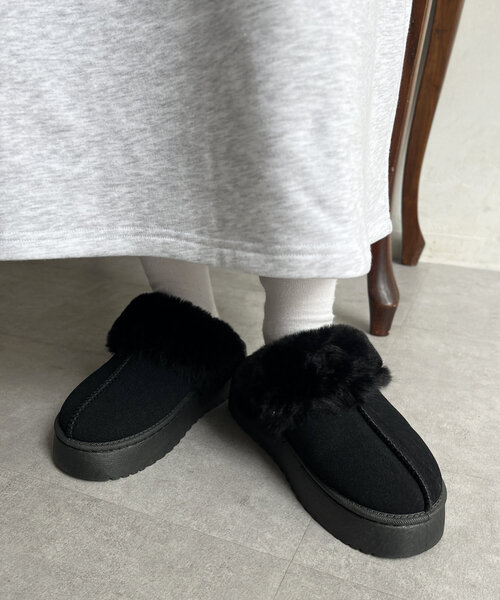 CPCM(シーピーシーエム)の「厚底ムートンシューズ(ブーツ・レディース・ブラック/キャメル・SMALL/MEDIUM/LARGE)」の1枚目の写真