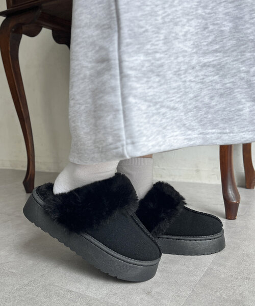 CPCM(シーピーシーエム)の「厚底ムートンシューズ(ブーツ・レディース・ブラック/キャメル・SMALL/MEDIUM/LARGE)」の3枚目の写真