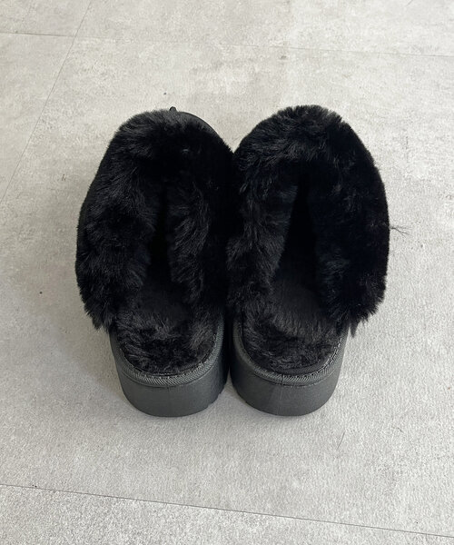 CPCM(シーピーシーエム)の「厚底ムートンシューズ(ブーツ・レディース・ブラック/キャメル・SMALL/MEDIUM/LARGE)」の5枚目の写真