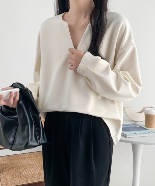 ABITOKYO（アビトーキョー）の「袖タック段ボールスウェットキーネックブラウス（スウェット・レディース・ブラック/ベージュ/チャコールグレー・XL/L/M）」の7枚目の写真