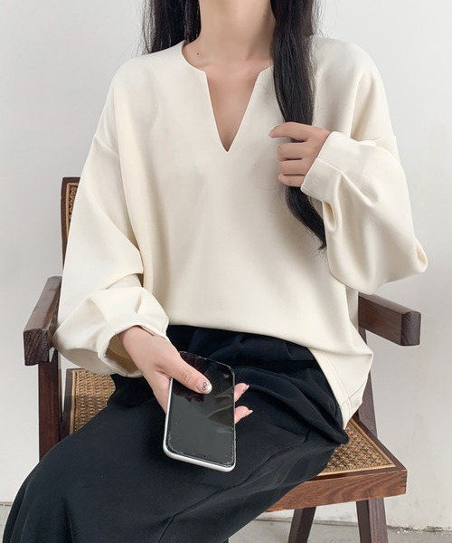 ABITOKYO（アビトーキョー）の「袖タック段ボールスウェットキーネックブラウス（スウェット・レディース・ブラック/ベージュ/チャコールグレー・XL/L/M）」の8枚目の写真