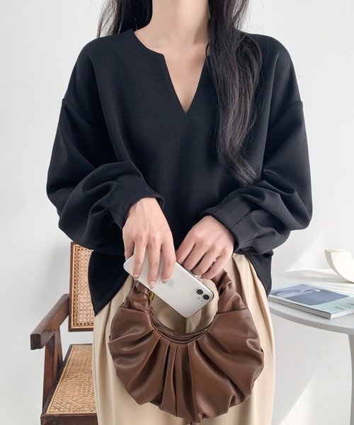 ABITOKYO（アビトーキョー）の「袖タック段ボールスウェットキーネックブラウス（スウェット・レディース・ブラック/ベージュ/チャコールグレー・XL/L/M）」の18枚目の写真