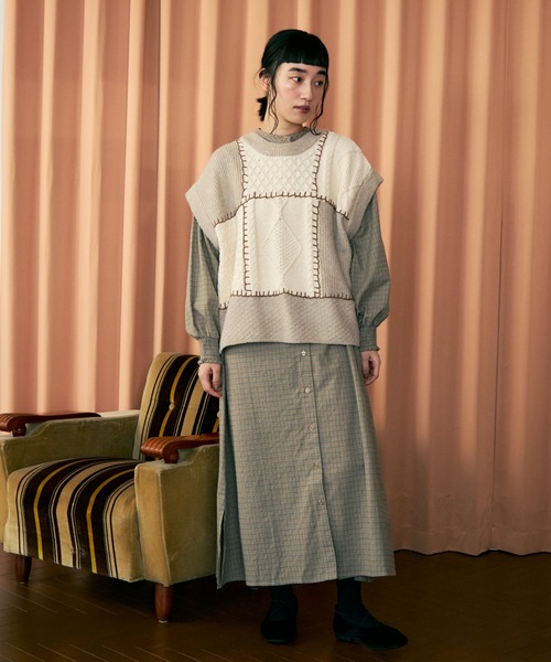 Crisp（クリスプ）の「パッチワーク2wayニットベスト（ベスト・レディース・アイボリー・FREE）」の2枚目の写真