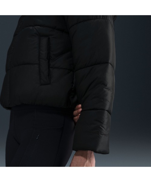 NIKE(ナイキ)の「ナイキ NIKE ナイキ NSW TF SYNFL CLSC PFR ジャケット(ダウンジャケット/コート・レディース・ホワイト/ブラック・S/M/L/XL)」の9枚目の写真