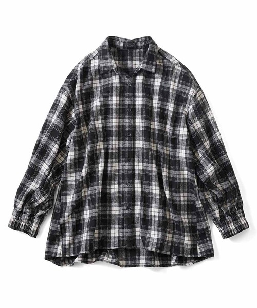 Live in comfort(リブインコンフォート)の「リブ イン コンフォート 今っぽいゆるっと感がおしゃれな オーバーサイズシャツ(シャツ/ブラウス・レディース・ベージュ/ブラック×ホワイト/ブルー・S/M/L/LL/4L/3L)」の8枚目の写真