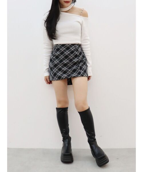EVRIS(エヴリス)の「ショルダーチェーンショートトップス(Tシャツ/カットソー・レディース・ブラック/ホワイト/ブルー・FREE)」の6枚目の写真