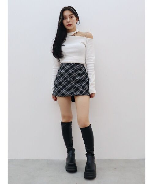EVRIS(エヴリス)の「ショルダーチェーンショートトップス(Tシャツ/カットソー・レディース・ブラック/ホワイト/ブルー・FREE)」の7枚目の写真