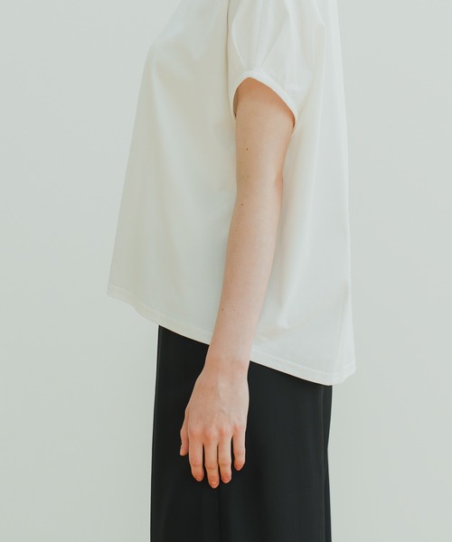 WHYTO.(ホワイト)の「「WHYTO. / ホワイト」 DROP FRENCH SLEEVES TEE(Tシャツ/カットソー・レディース・ブラック/グレイッシュベージュ/オフホワイト・36/38)」の17枚目の写真