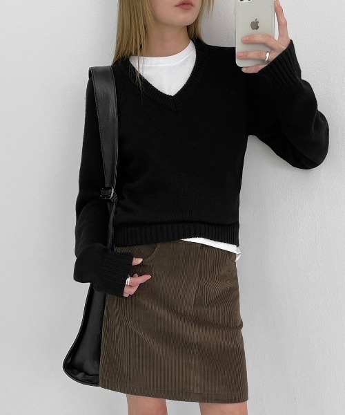 BLACKUP（ブラックアップ）の「[MADE] ステンヌVネックニット（ニット/セーター・レディース・ベージュ/ブラック/グレー・ONESIZE）」の2枚目の写真