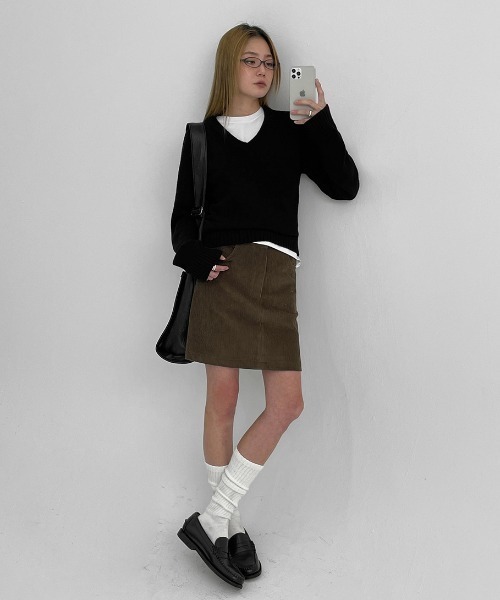 BLACKUP（ブラックアップ）の「[MADE] ステンヌVネックニット（ニット/セーター・レディース・ベージュ/ブラック/グレー・ONESIZE）」の14枚目の写真