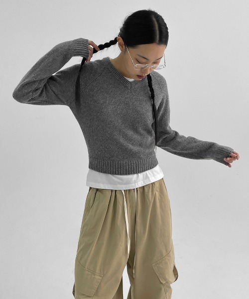 BLACKUP（ブラックアップ）の「[MADE] ステンヌVネックニット（ニット/セーター・レディース・ベージュ/ブラック/グレー・ONESIZE）」の18枚目の写真