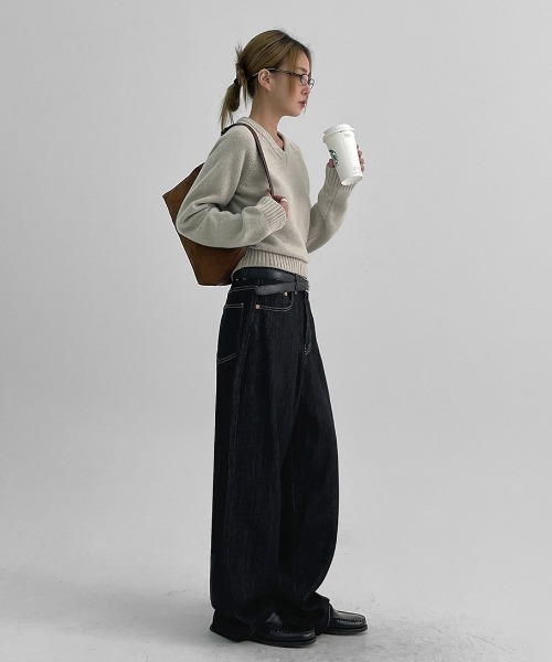 BLACKUP（ブラックアップ）の「[MADE] ステンヌVネックニット（ニット/セーター・レディース・ベージュ/ブラック/グレー・ONESIZE）」の20枚目の写真