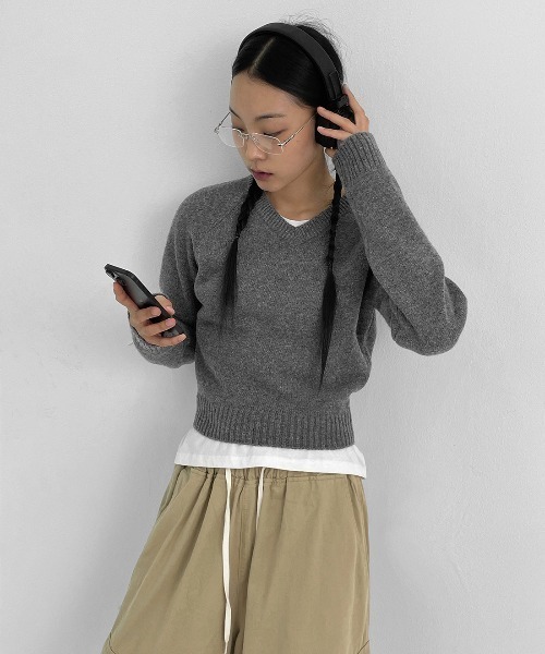 BLACKUP（ブラックアップ）の「[MADE] ステンヌVネックニット（ニット/セーター・レディース・ベージュ/ブラック/グレー・ONESIZE）」の22枚目の写真