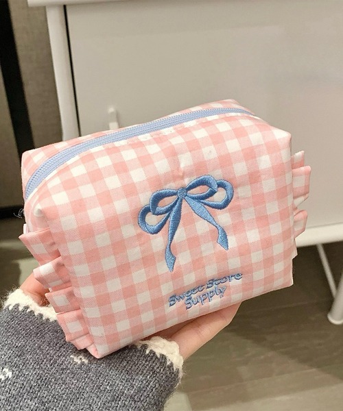 ゆきちゃん様☆コヤンイサムチョン☆大きめころりんポーチ　リボン刺繍キルト　リボン ゆきちゃん様☆コヤンイサムチョン☆大きめころりんポーチ