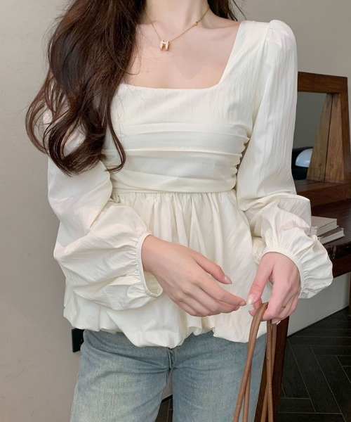 GLAMOROUS JANE(グラマラスジェーン)の「スクエアネック裾バルーンペプラムトップス(シャツ/ブラウス・レディース・ブラック/ホワイト・FREE)」の9枚目の写真