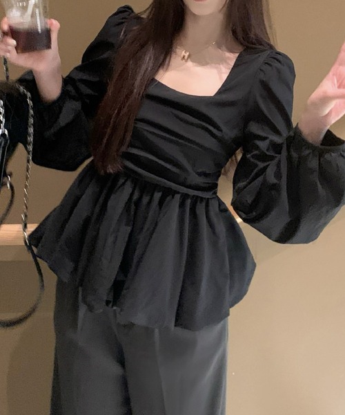GLAMOROUS JANE(グラマラスジェーン)の「スクエアネック裾バルーンペプラムトップス(シャツ/ブラウス・レディース・ブラック/ホワイト・FREE)」の6枚目の写真