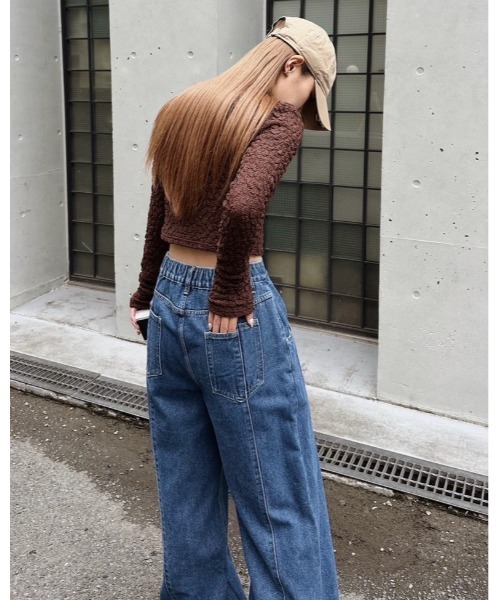 AMAIL(アマイル)の「CENTER CREASE デニム(デニムパンツ・レディース・ブルー・FREE)」の17枚目の写真