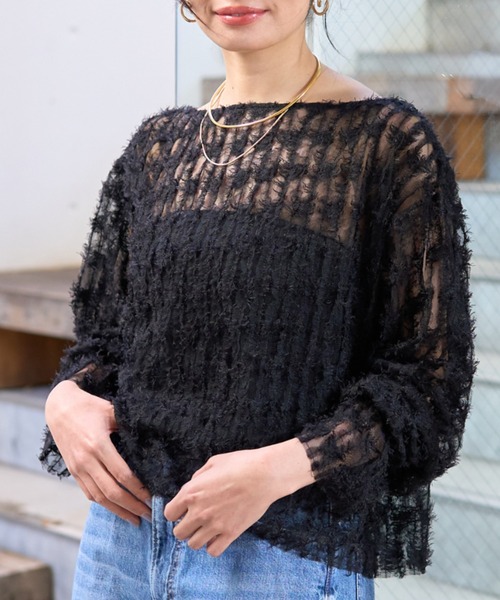 EMMA ROUGE VIF(エマルージュヴィフ)の「【一部店舗限定】フェザーチュールブラウス(シャツ/ブラウス・レディース・アイボリー/ブラック・フリー)」の2枚目の写真