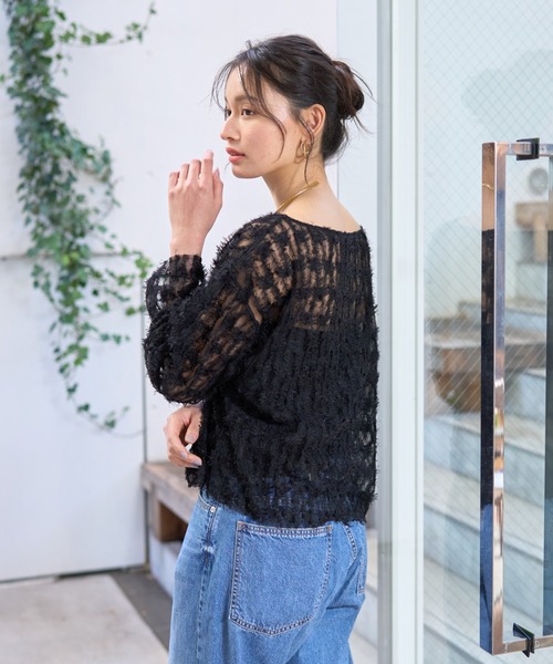 EMMA ROUGE VIF(エマルージュヴィフ)の「【一部店舗限定】フェザーチュールブラウス(シャツ/ブラウス・レディース・アイボリー/ブラック・フリー)」の12枚目の写真