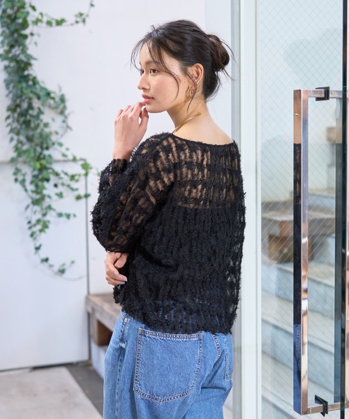 EMMA ROUGE VIF(エマルージュヴィフ)の「【一部店舗限定】フェザーチュールブラウス(シャツ/ブラウス・レディース・アイボリー/ブラック・フリー)」の11枚目の写真