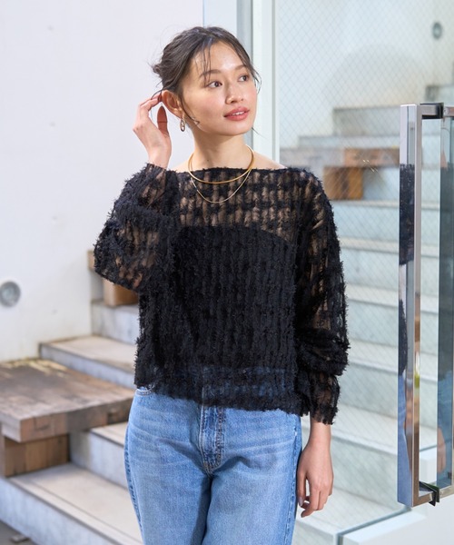 EMMA ROUGE VIF(エマルージュヴィフ)の「【一部店舗限定】フェザーチュールブラウス(シャツ/ブラウス・レディース・アイボリー/ブラック・フリー)」の9枚目の写真