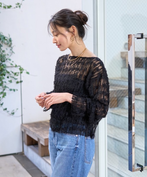 EMMA ROUGE VIF(エマルージュヴィフ)の「【一部店舗限定】フェザーチュールブラウス(シャツ/ブラウス・レディース・アイボリー/ブラック・フリー)」の8枚目の写真