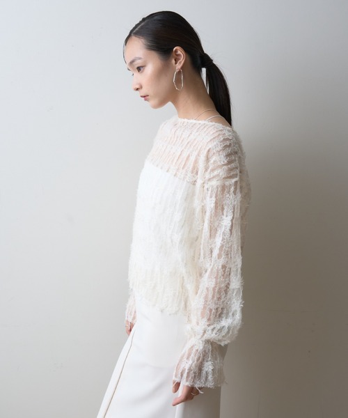 EMMA ROUGE VIF(エマルージュヴィフ)の「【一部店舗限定】フェザーチュールブラウス(シャツ/ブラウス・レディース・アイボリー/ブラック・フリー)」の6枚目の写真