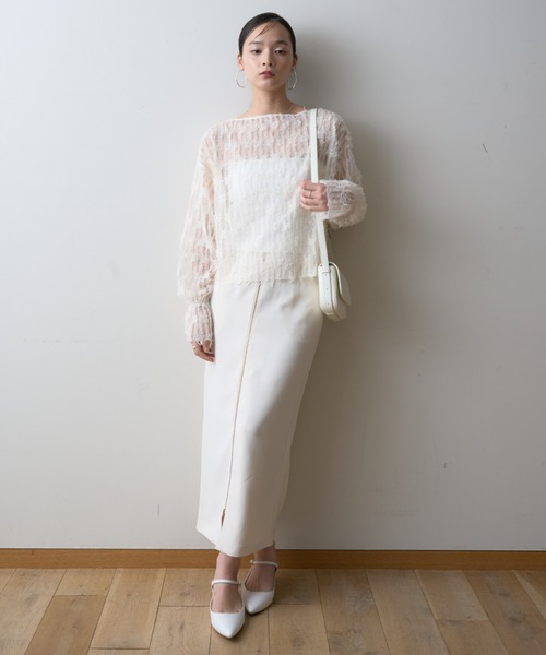 EMMA ROUGE VIF(エマルージュヴィフ)の「【一部店舗限定】フェザーチュールブラウス(シャツ/ブラウス・レディース・アイボリー/ブラック・フリー)」の15枚目の写真