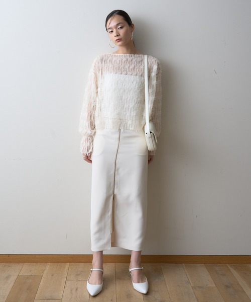 EMMA ROUGE VIF(エマルージュヴィフ)の「【一部店舗限定】フェザーチュールブラウス(シャツ/ブラウス・レディース・アイボリー/ブラック・フリー)」の3枚目の写真