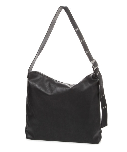 LAKOLE(ラコレ)の「ソフトハトメショルダーバッグ / 321083(ショルダーバッグ・レディース・オフホワイト/ブラック/ブラウン/ライトブラウン/キャメル・FREE)」の7枚目の写真