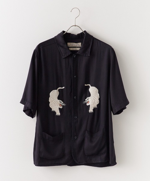 REMI RELIEF(レミレリーフ)の「REMI RELIEF/レミレリーフ レーヨンツイル スカ柄 S/S SHIRT(刺繍) 半袖シャツ(シャツ/ブラウス・メンズ・オフホワイト/ネイビー・M/L/XL)」の2枚目の写真