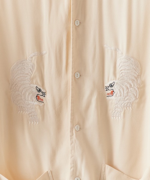 REMI RELIEF(レミレリーフ)の「REMI RELIEF/レミレリーフ レーヨンツイル スカ柄 S/S SHIRT(刺繍) 半袖シャツ(シャツ/ブラウス・メンズ・オフホワイト/ネイビー・M/L/XL)」の8枚目の写真