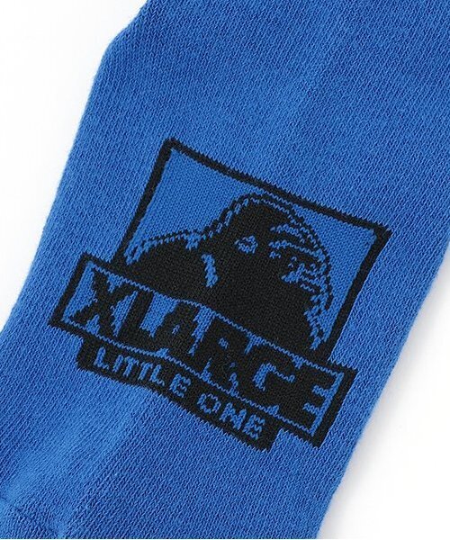 XLARGE KIDS（エクストララージキッズ）の「バーチカルロゴクルーソックス（ソックス/靴下・キッズ・ホワイト/ブラック/ブルー・13-15cm/19-21cm/15-17cm/17-19cm）」の5枚目の写真