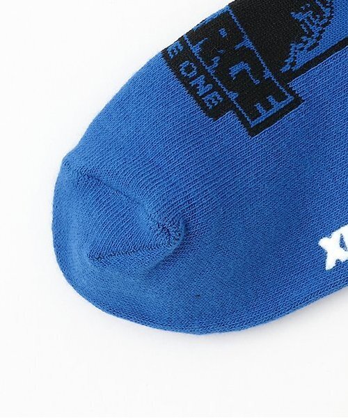 XLARGE KIDS（エクストララージキッズ）の「バーチカルロゴクルーソックス（ソックス/靴下・キッズ・ホワイト/ブラック/ブルー・13-15cm/19-21cm/15-17cm/17-19cm）」の9枚目の写真