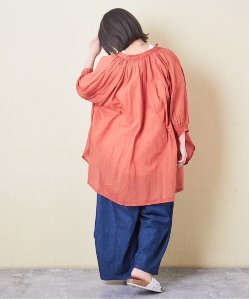 CUBE SUGAR（キューブシュガー）の「綿ボイルアシッドウォッシュギャザーチュニックシャツ（シャツ/ブラウス・レディース・グリーン/レッド/ブラック/グレー・M）」の19枚目の写真