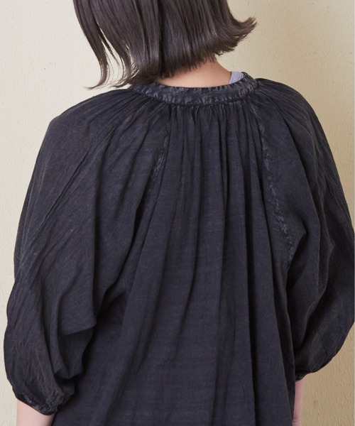 CUBE SUGAR（キューブシュガー）の「綿ボイルアシッドウォッシュギャザーチュニックシャツ（シャツ/ブラウス・レディース・グリーン/レッド/ブラック/グレー・M）」の16枚目の写真