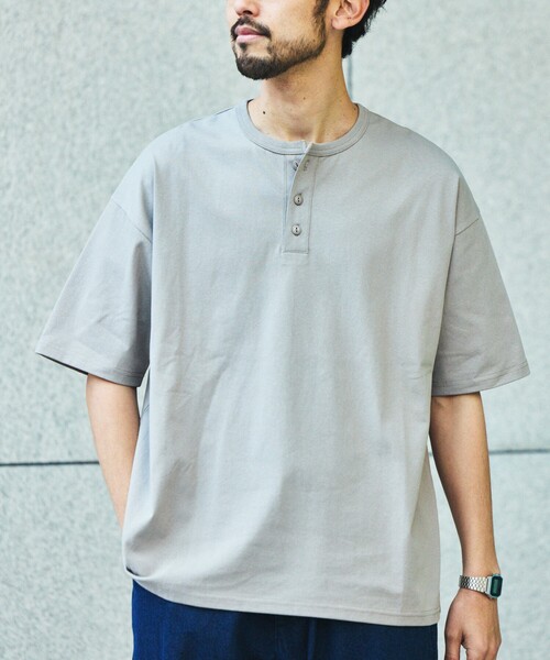 FREAK'S STORE(フリークスストア)の「限定展開 STRATECH/ストラテック ヘンリーネック Tシャツ/抗菌/防臭/制菌/UVカット/接触冷感/吸水速乾(Tシャツ/カットソー・メンズ・チャコールグレー/ホワイト/ブラック/グレイッシュベージュ/ネイビー・SMALL/MEDIUM/LARGE/X-LARGE)」の4枚目の写真