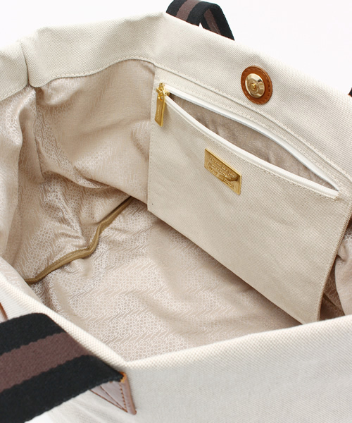 Orobianco（オロビアンコ）の「OROBIANCO:OSTRIKA BIG（トートバッグ・レディース・ナチュラル/ネイビー/オリーブ・ONE SIZE）」の13枚目の写真