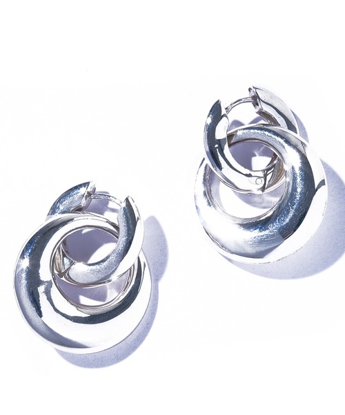quip queint(クイップクエイント)の「【quip queint】trive double hoop pierce/ボウリング ダブル フープ ピアス(ピアス(両耳用)・レディース・シルバー・FREE)」の2枚目の写真
