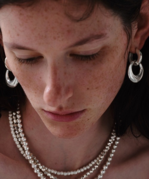 quip queint(クイップクエイント)の「【quip queint】trive double hoop pierce/ボウリング ダブル フープ ピアス(ピアス(両耳用)・レディース・シルバー・FREE)」の6枚目の写真
