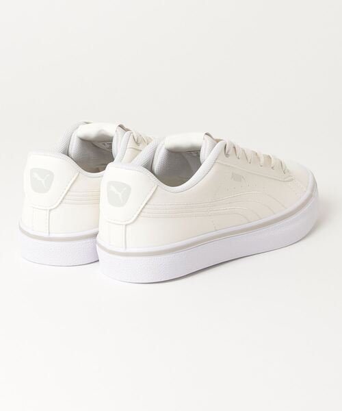 PUMA(プーマ)の「プーマ PUMA プーマ V コート バルク EB(スニーカー・メンズ・ホワイト×ホワイト・23.0cm/23.5cm/24.0cm/24.5cm/25.0cm/25.5cm/26.0cm/26.5cm/27.0cm/27.5cm/28.0cm)」の2枚目の写真