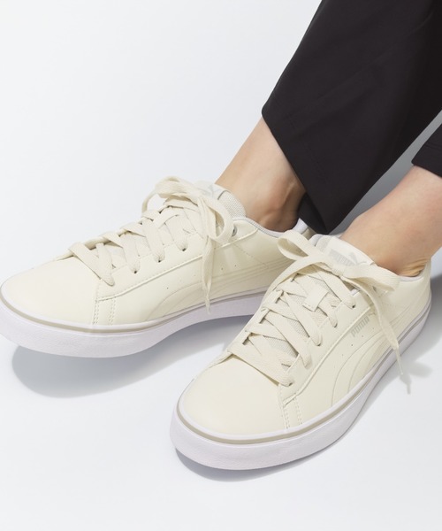 PUMA(プーマ)の「プーマ PUMA プーマ V コート バルク EB(スニーカー・メンズ・ホワイト×ホワイト・23.0cm/23.5cm/24.0cm/24.5cm/25.0cm/25.5cm/26.0cm/26.5cm/27.0cm/27.5cm/28.0cm)」の1枚目の写真