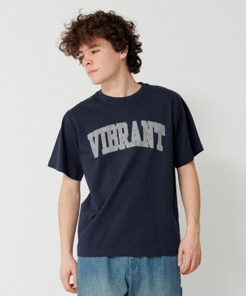 GLAZOS（グラソス）の「【大人向けサイズあり】【プチプラ】フロントアーチロゴ半袖Tシャツ（Tシャツ/カットソー・キッズ・ベージュ/ブルー/ブラック/カーキ/ホワイト/ネイビー・S/L/M/LL）」の5枚目の写真