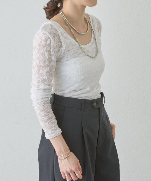 SHENERY(シーナリー)の「《ヘルシーな肌見せ》レイヤードUネックレースカットソー(Tシャツ/カットソー・レディース・オフホワイト/ブラック・FREE)」の14枚目の写真