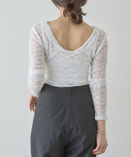 SHENERY(シーナリー)の「《ヘルシーな肌見せ》レイヤードUネックレースカットソー(Tシャツ/カットソー・レディース・オフホワイト/ブラック・FREE)」の17枚目の写真