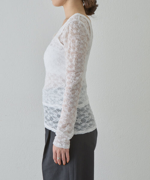 SHENERY(シーナリー)の「《ヘルシーな肌見せ》レイヤードUネックレースカットソー(Tシャツ/カットソー・レディース・オフホワイト/ブラック・FREE)」の19枚目の写真