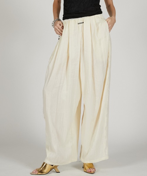 PRANK PROJECT（プランクプロジェクト）の「【Pre-Order】サテンギャザーバルーンパンツ / Satin Gathered Balloon Pants（その他パンツ・レディース・ホワイト/マルチ/ブラック・36/38）」の2枚目の写真