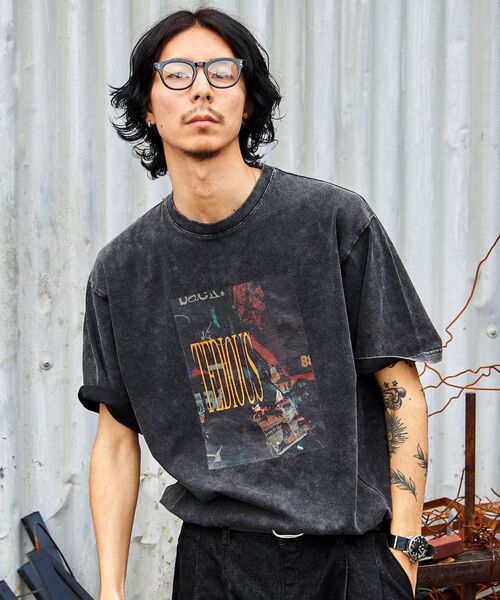 FFEIN(フェイン)の「【FFEIN(フェイン)】ヴィンテージライクバンドTシャツ / 半袖 クルーネック 加工 Tシャツ(Tシャツ/カットソー・メンズ・その他3/その他2/その他1/その他4・SMALL/LARGE/MEDIUM)」の2枚目の写真