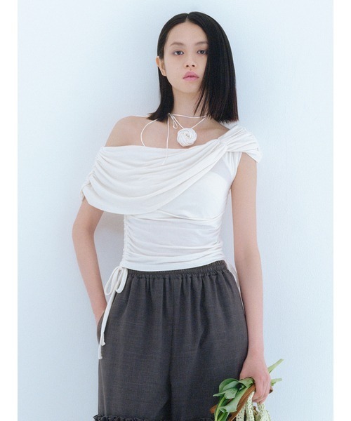 FURFUR(ファーファー)の「【WEB・一部店舗限定カラー】ドレープローズトップス(Tシャツ/カットソー・レディース・サックスブルー/ブラック/ピンク/ホワイト・FREE)」の5枚目の写真