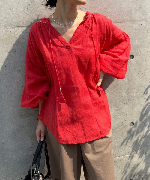 RIVE DROITE(リヴドロワ)の「【à Nice (ア ・ニース)】 ビーズ刺繍ブラウス(シャツ/ブラウス・レディース・オフホワイト/ブルー/オレンジ/レッド/ダークブラウン・FREE)」の5枚目の写真